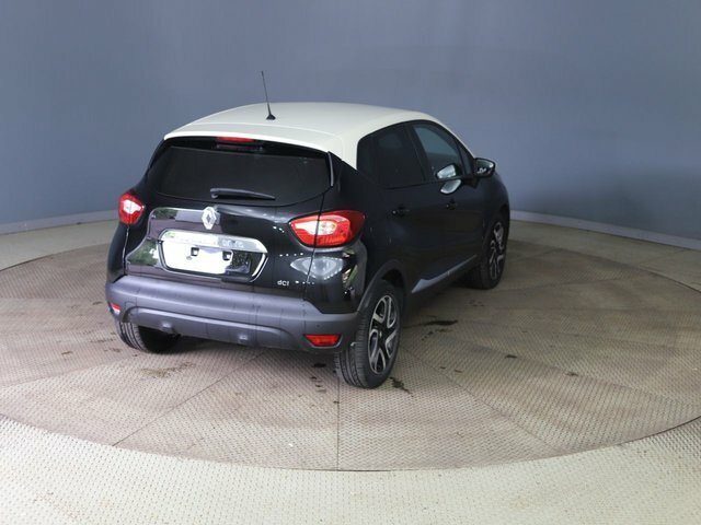 Renault Captur Signature Nav Red #6