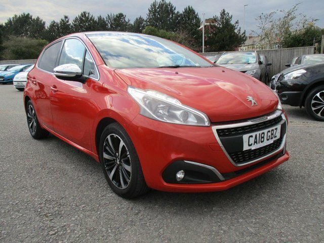Peugeot 208 1.2 Puretech Allure Premium Hatchback M Orange
