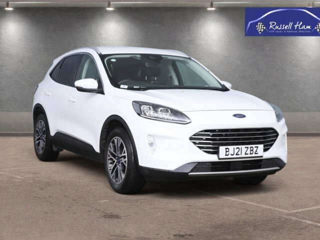 Ford Kuga 1.5 Ecoblue Titanium Edition Suv White #3