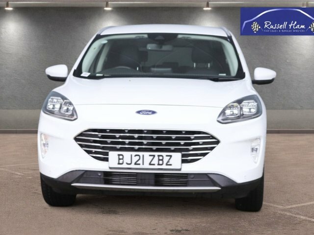 Ford Kuga 1.5 Ecoblue Titanium Edition Suv White #2