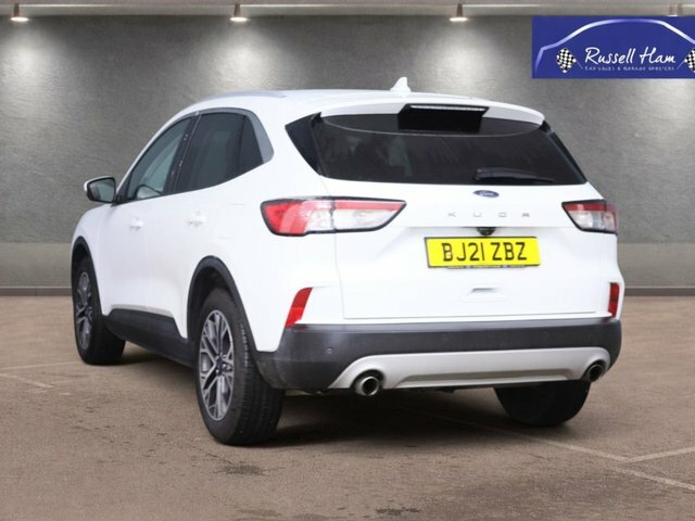 Ford Kuga 1.5 Ecoblue Titanium Edition Suv White #4