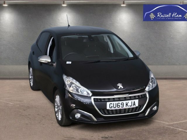 Peugeot 208 1.2 Puretech Signature Hatchback Black #5