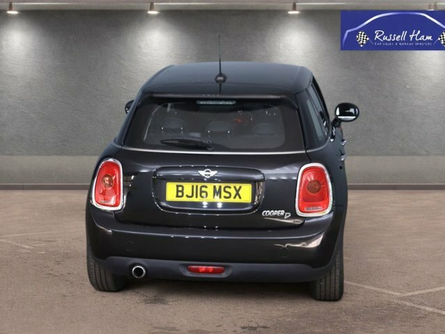 Mini Hatch 1.5 Cooper D Hatchback Euro 6 S Black #4