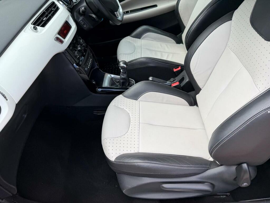 Citroen DS3 Hatchback White #36