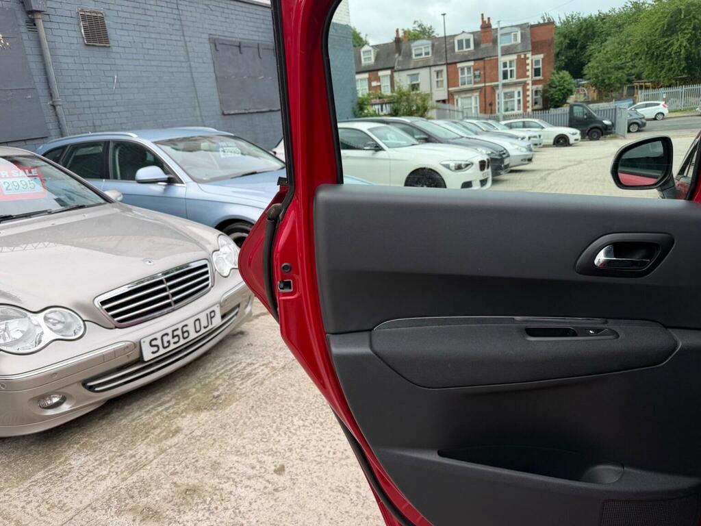 Peugeot 3008 1.6 Hdi 112 Active Red #25