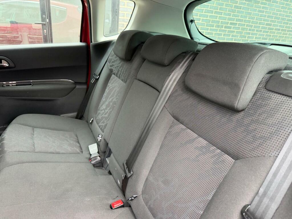 Peugeot 3008 1.6 Hdi 112 Active Red #28