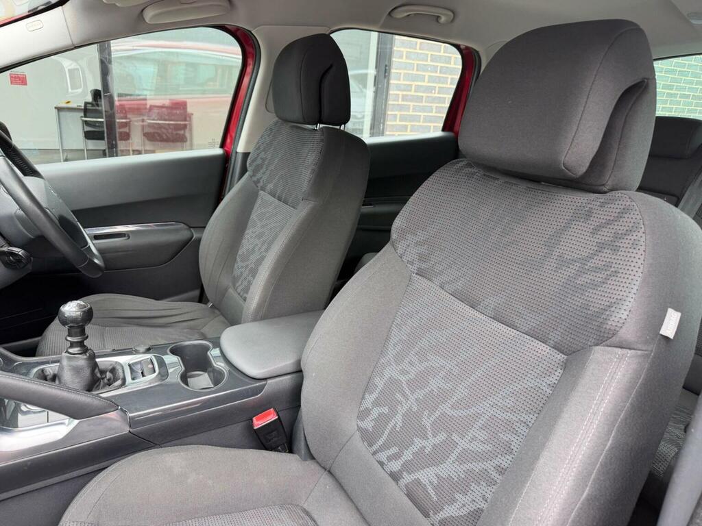 Peugeot 3008 1.6 Hdi 112 Active Red #17