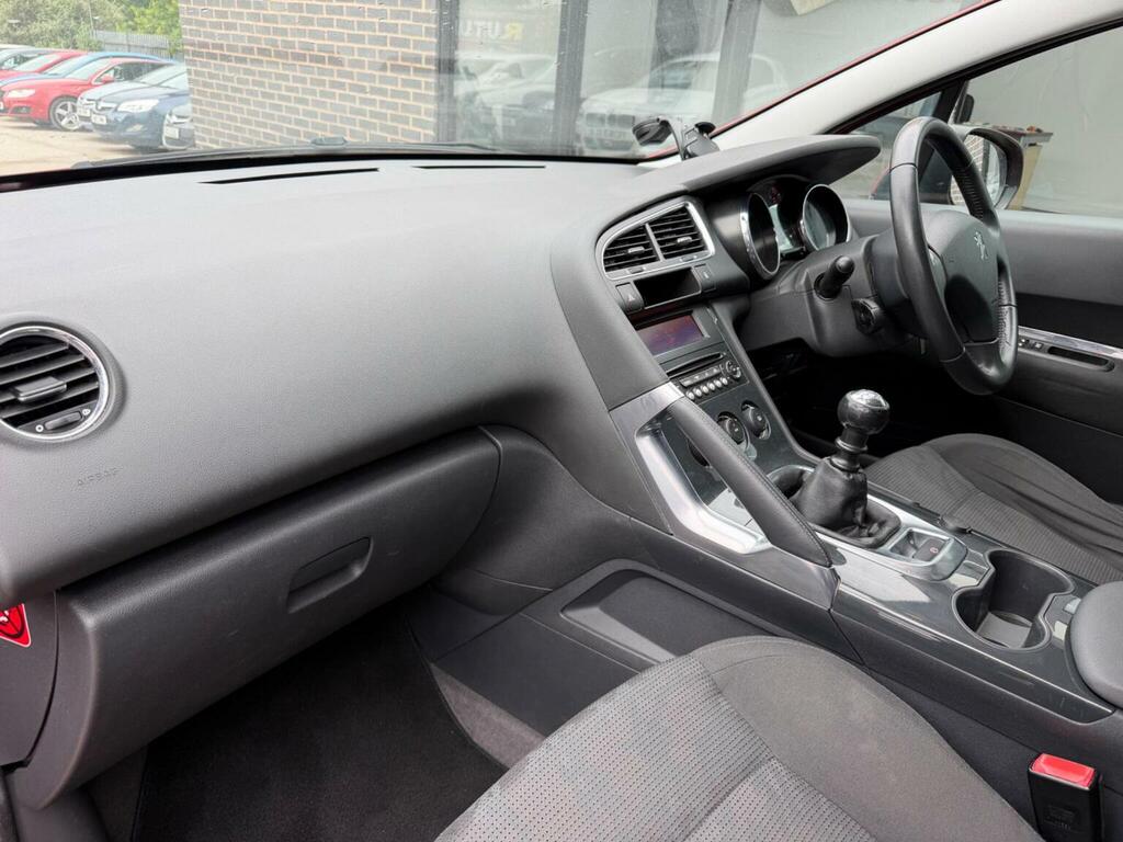 Peugeot 3008 1.6 Hdi 112 Active Red #16