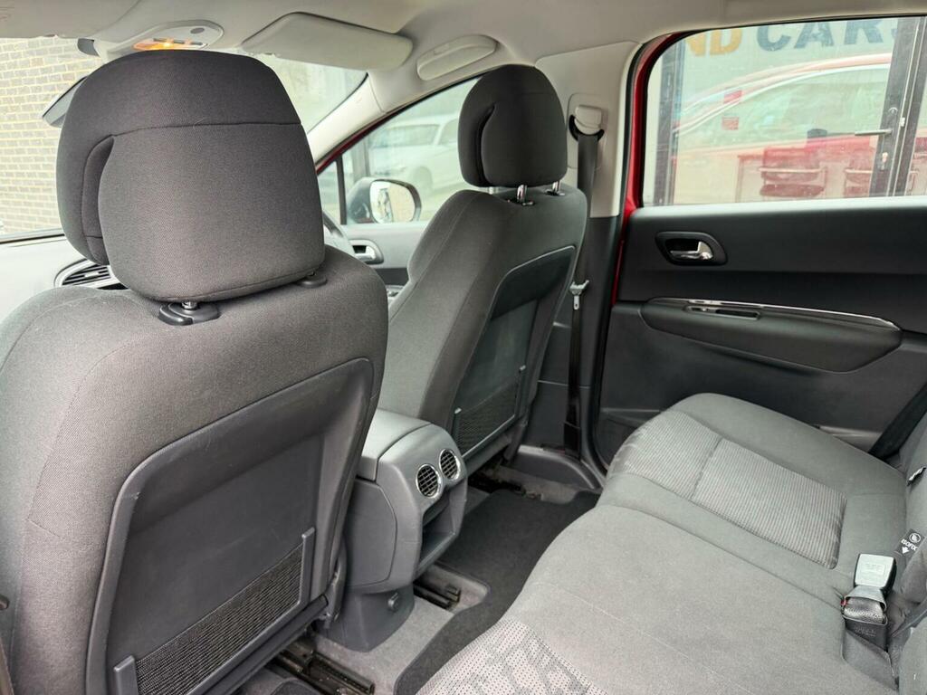 Peugeot 3008 1.6 Hdi 112 Active Red #27