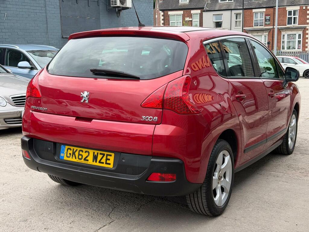 Peugeot 3008 1.6 Hdi 112 Active Red #4