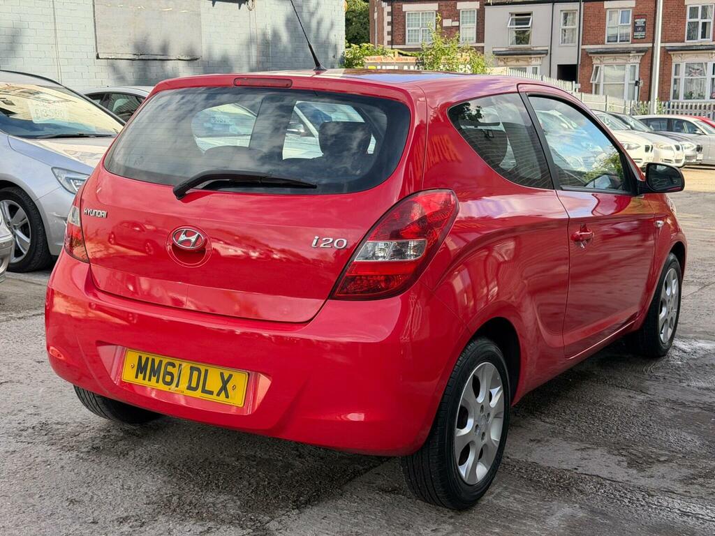 Hyundai I20 1.2 Comfort Euro 5 Red #4