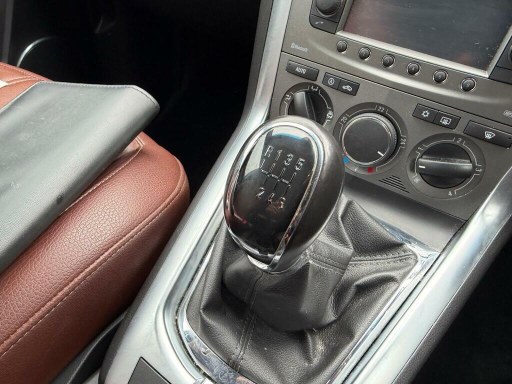 Vauxhall Antara 2.2 Antara Diamond Cdti Ss White #31