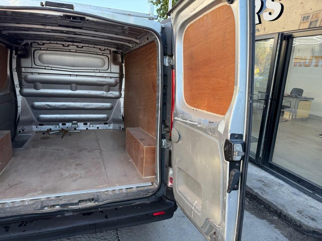 Renault Trafic 2.5 Dci Sl27 Black #31