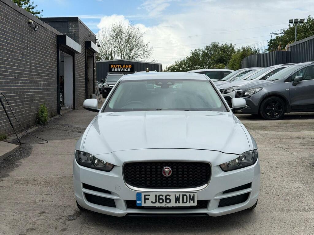 Jaguar XE 2.0D Prestige Euro 6 Ss White #6