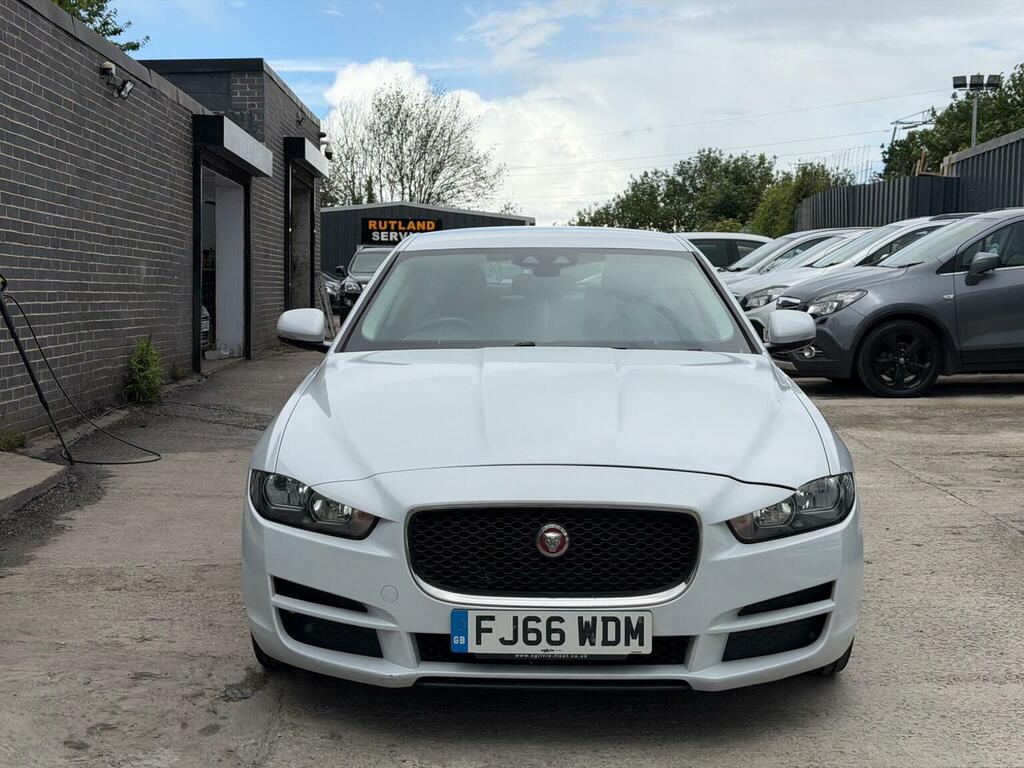 Jaguar XE 2.0D Prestige Euro 6 Ss White #3