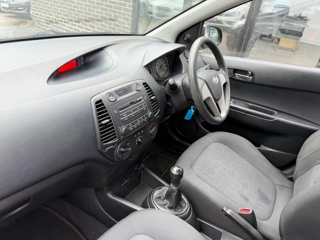Hyundai I20 Style Red #16
