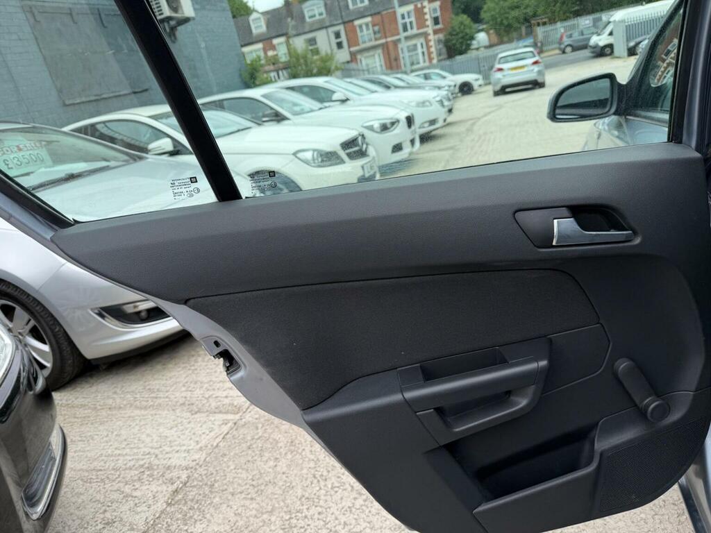 Vauxhall Astra Breeze 5-Door Silver #36