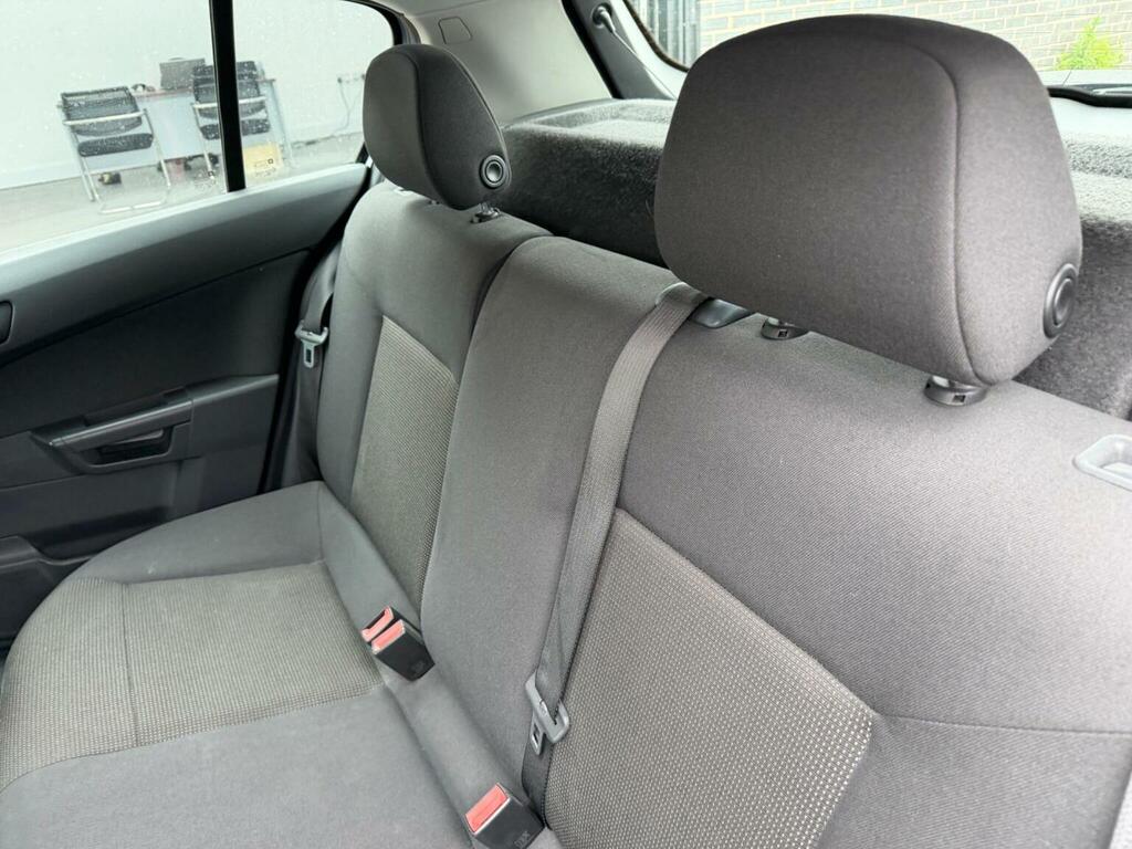 Vauxhall Astra Breeze 5-Door Silver #29