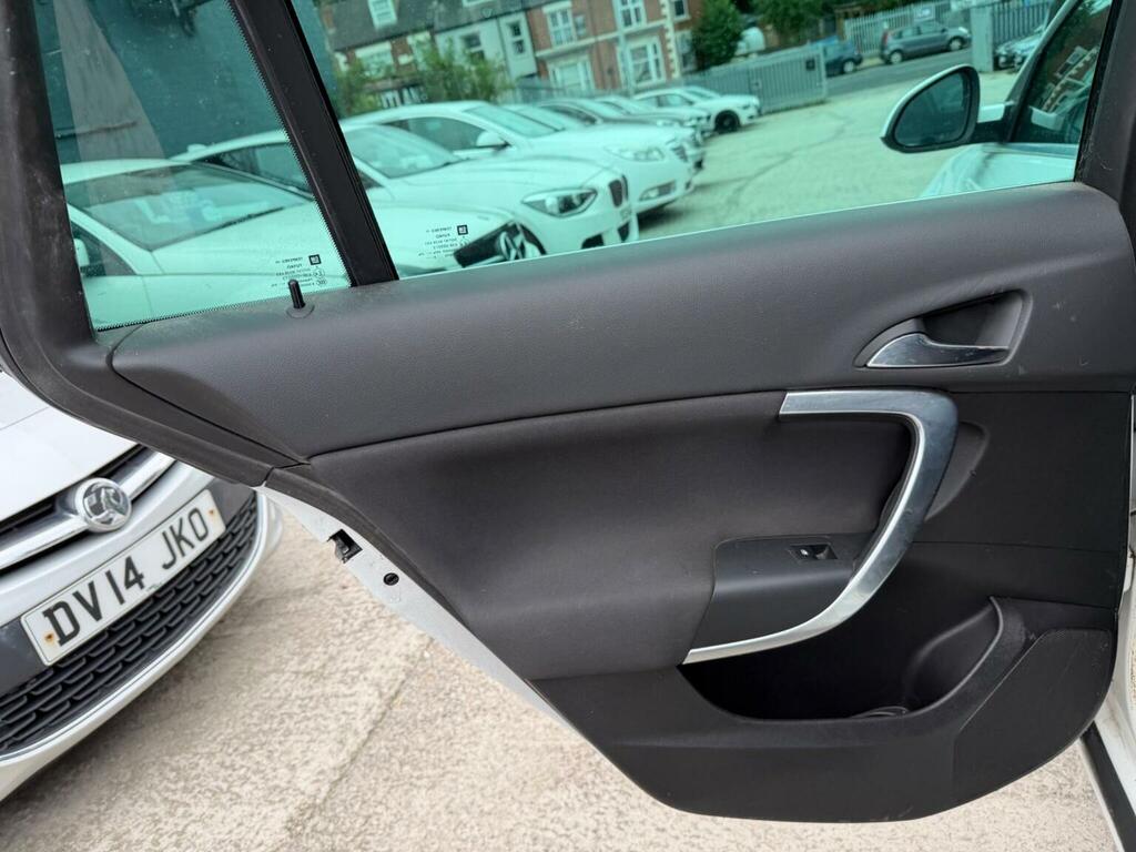 Vauxhall Insignia 2.0 Cdti 140 Ecoflex White #33