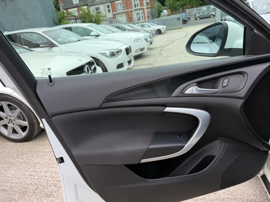 Vauxhall Insignia 2.0 Cdti 140 Ecoflex White #32