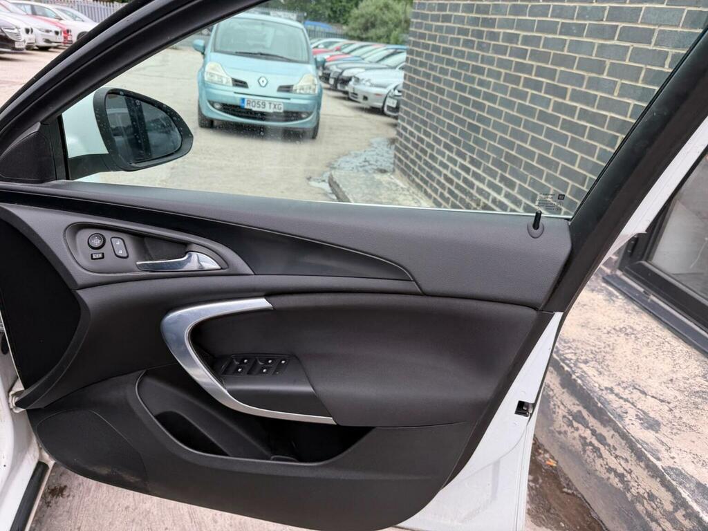 Vauxhall Insignia 2.0 Cdti 140 Ecoflex White #35