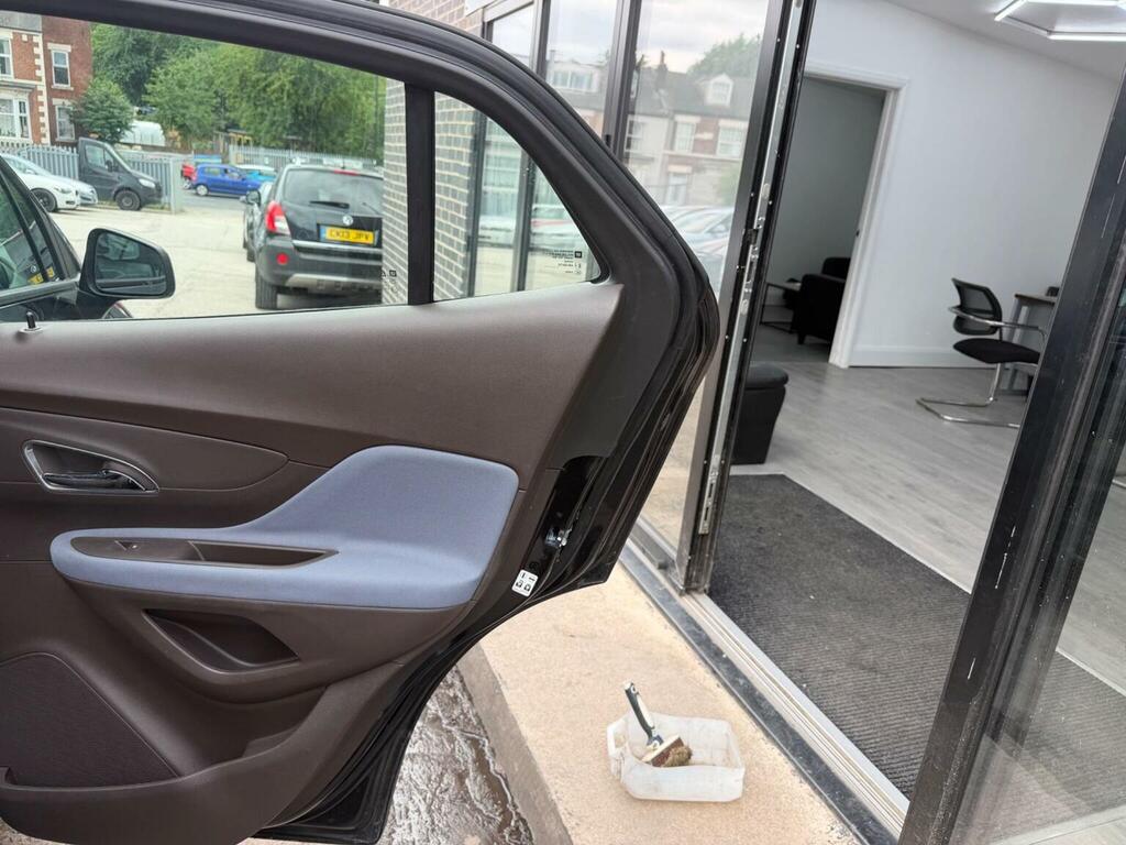 Vauxhall Mokka Range Rover Evoque Pure Ed4 White #19