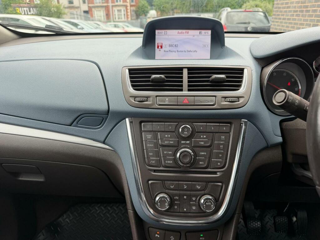 Vauxhall Mokka Range Rover Evoque Pure Ed4 White #31