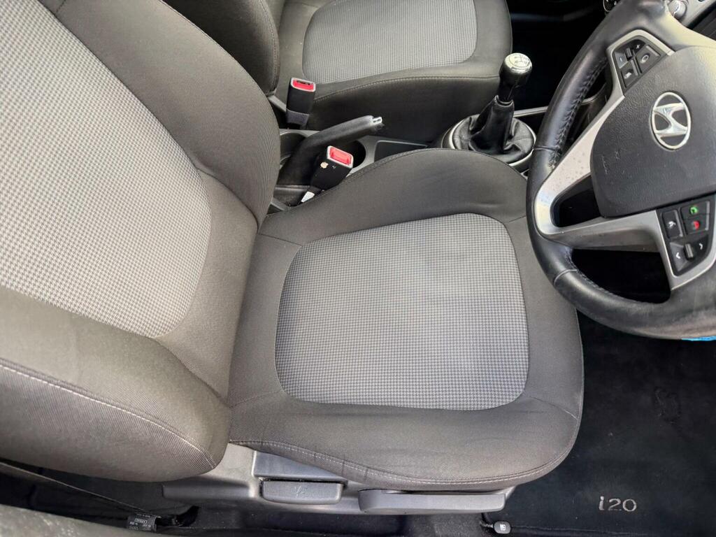 Hyundai I20 1.2 Active Euro 5 Red #25
