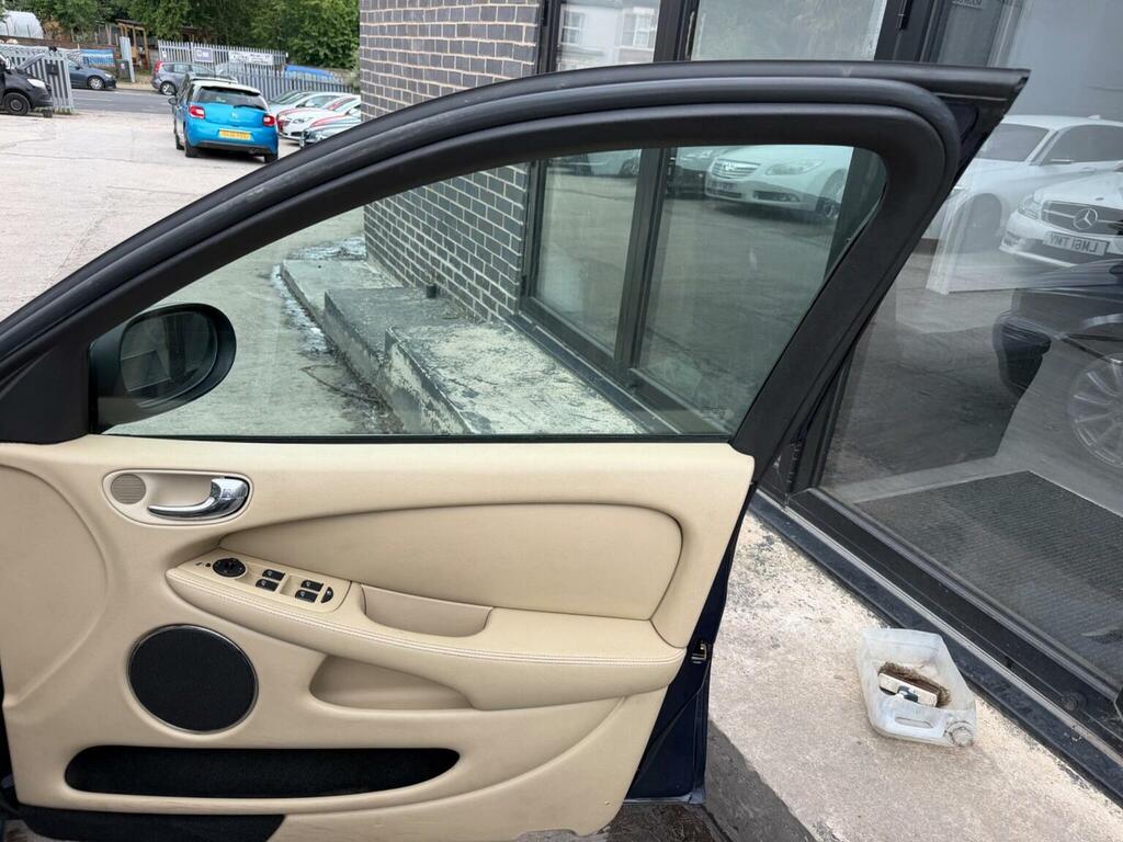 Jaguar X-Type Estate 2.2D S 200757 Black #9