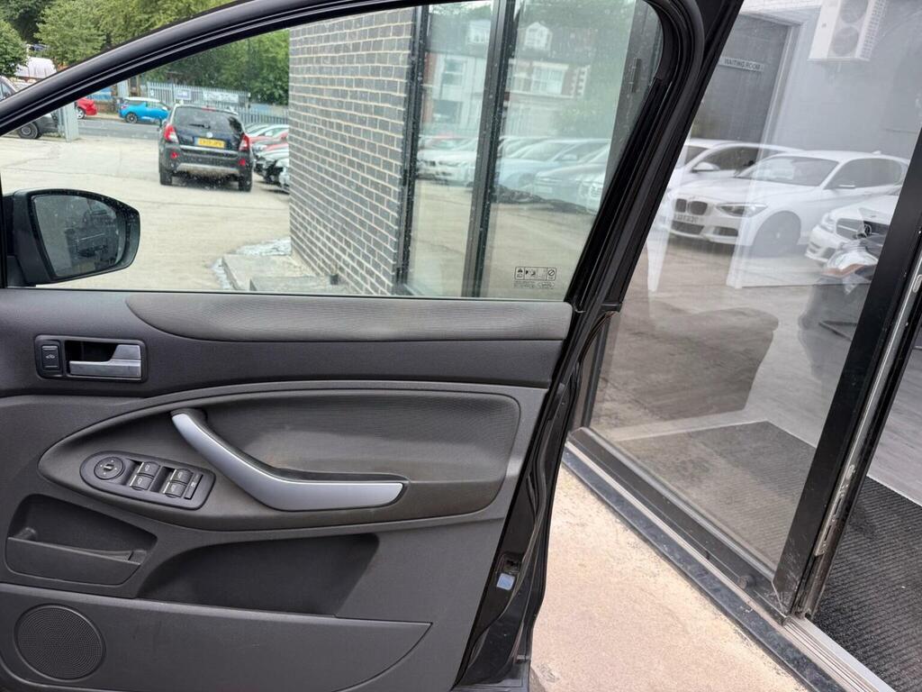 Ford Kuga 2.0 Tdci Titanium 2Wd Euro 5 White #9