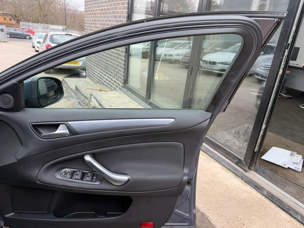 Ford Mondeo 2.0 Tdci Titanium Silver #9