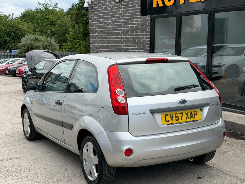 Ford Fiesta 1.6 Style Silver #4