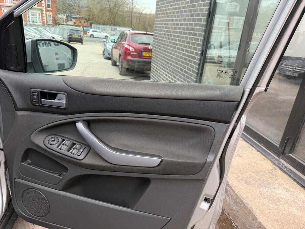 Ford Kuga Titanium White #38