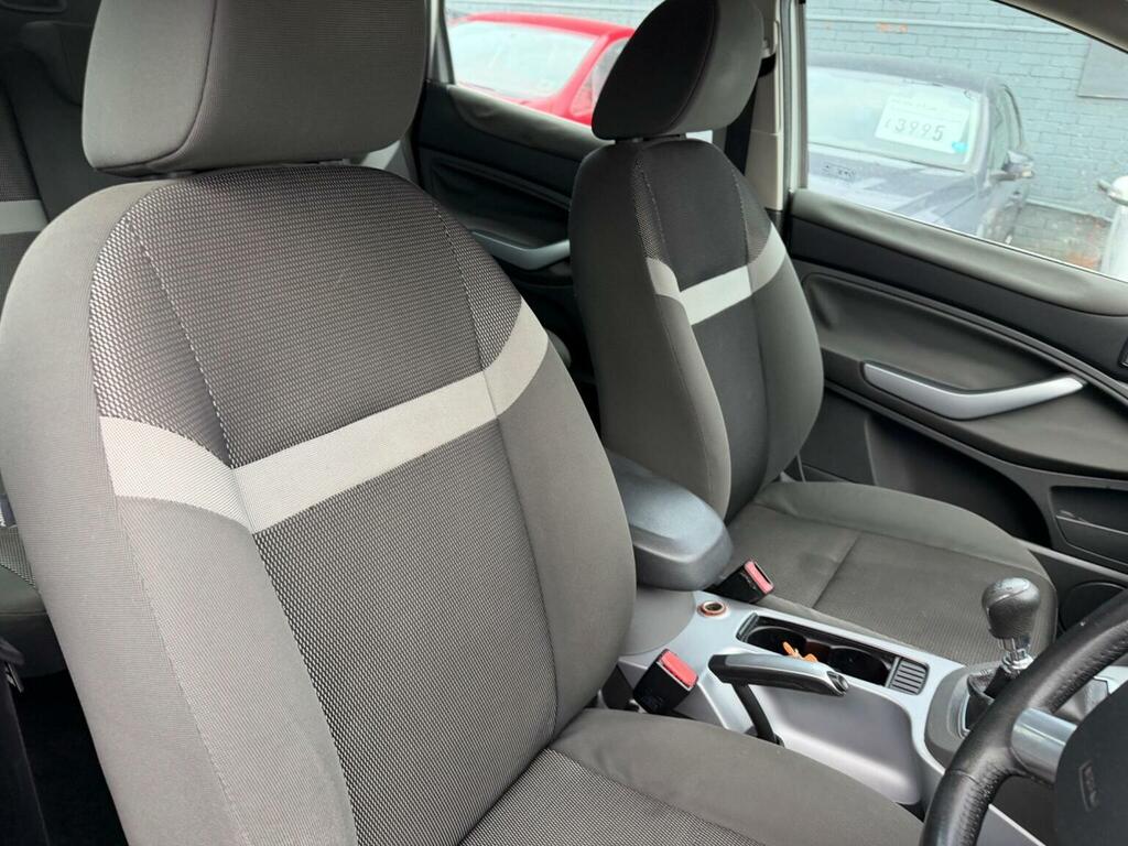 Ford Kuga Titanium White #24