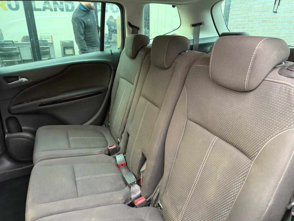Vauxhall Zafira Tourer Tech Line White #27