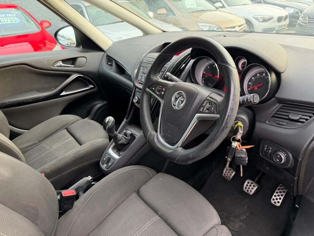 Vauxhall Zafira Tourer Tech Line White #44