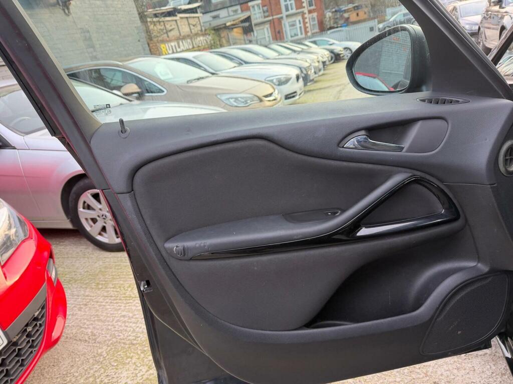 Vauxhall Zafira Tourer Tech Line White #33