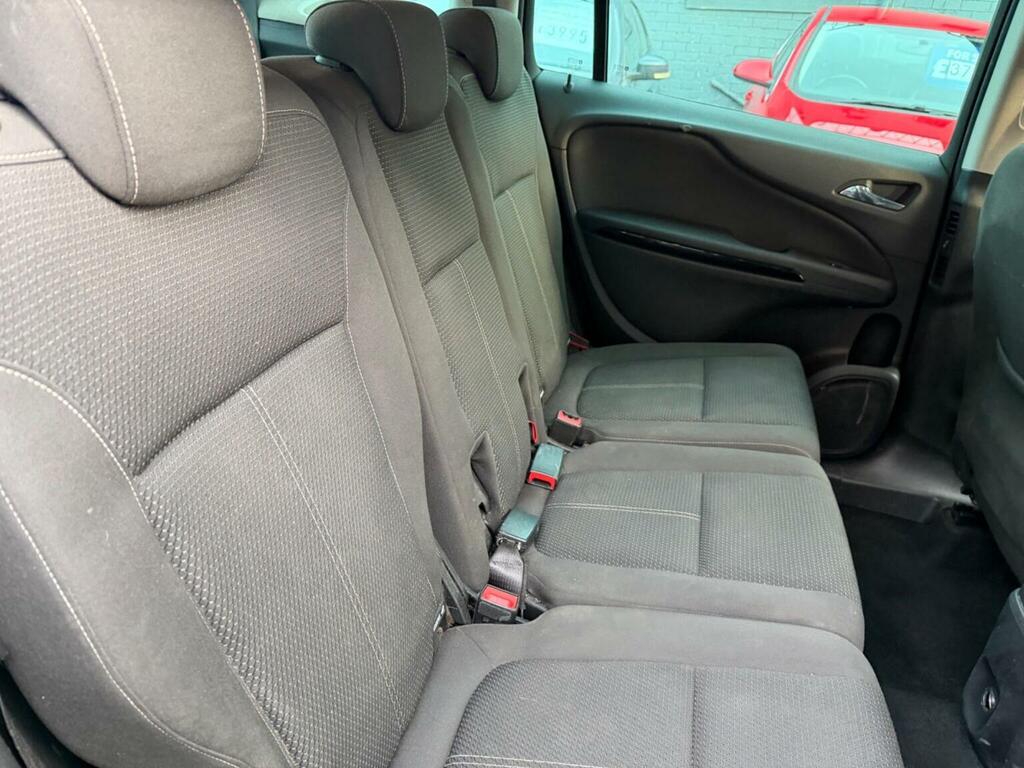 Vauxhall Zafira Tourer Tech Line White #29