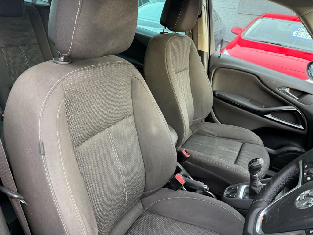 Vauxhall Zafira Tourer Tech Line White #22