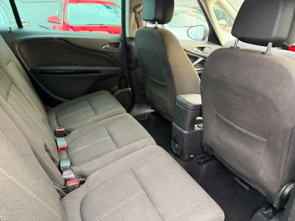Vauxhall Zafira Tourer Tech Line White #31
