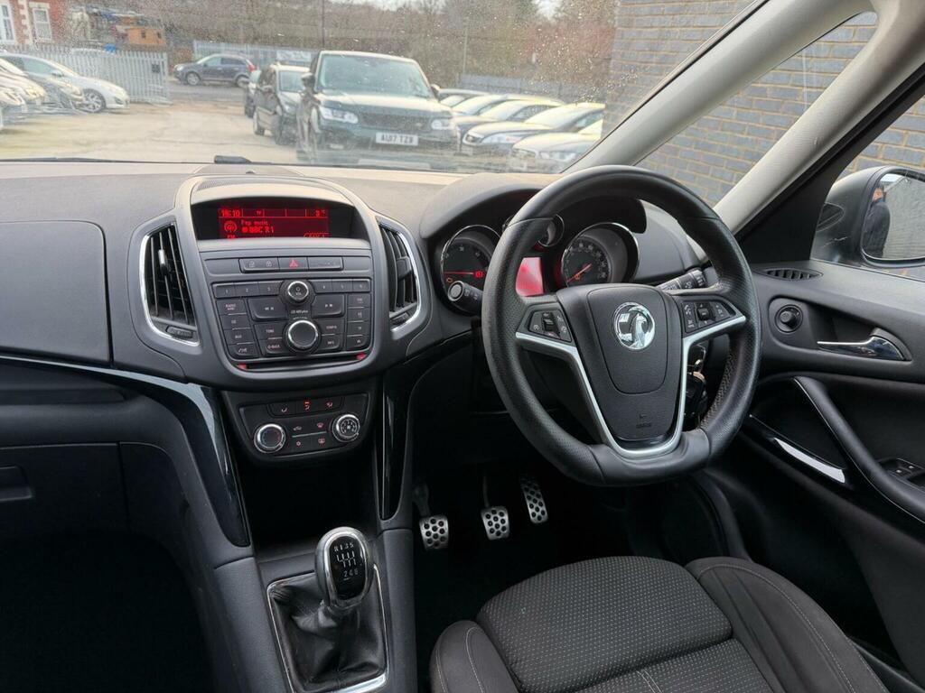 Vauxhall Zafira Tourer Tech Line White #18