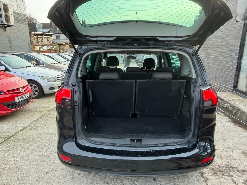 Vauxhall Zafira Tourer Tech Line White #40