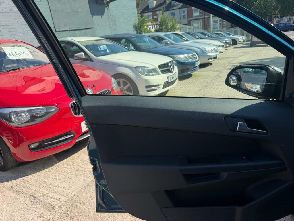 Vauxhall Astra 1.6I 16V Club Silver #25