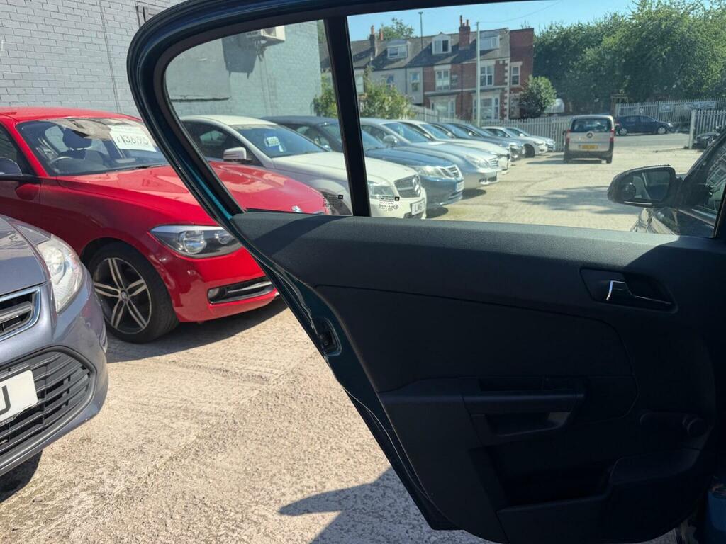 Vauxhall Astra 1.6I 16V Club Silver #14