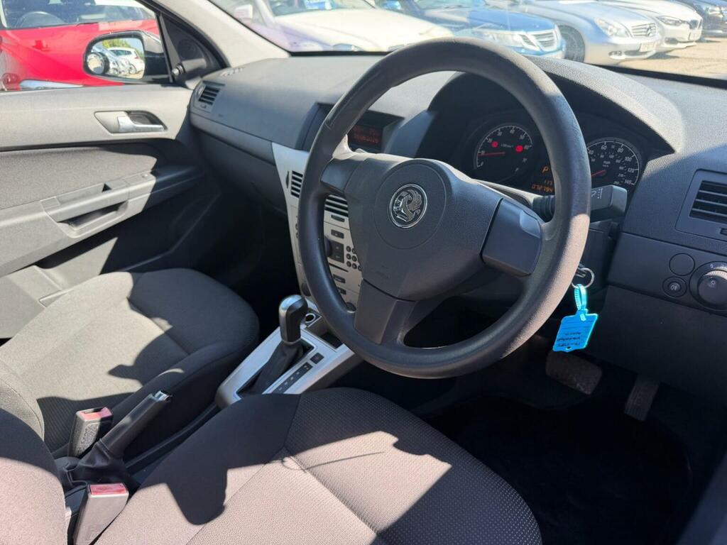 Vauxhall Astra 1.6I 16V Club Silver #11