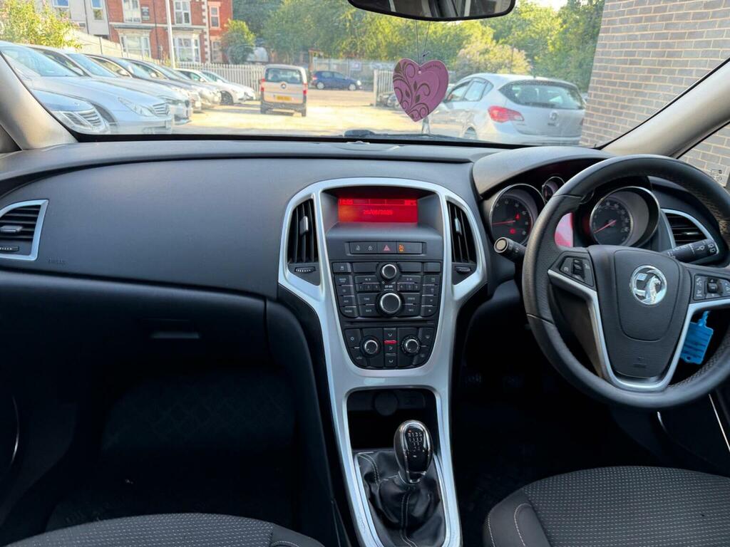 Vauxhall Astra 1.6 16V Exclusiv Euro 5 2011 Grey #20