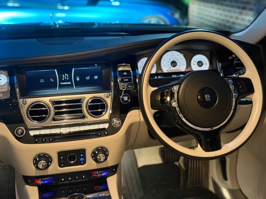 Rolls-Royce Ghost Ghost V12 Swb Green #85
