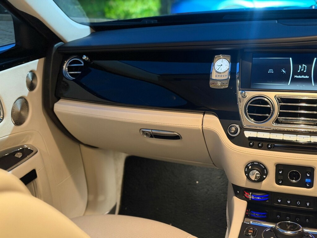 Rolls-Royce Ghost Ghost V12 Swb Green #92