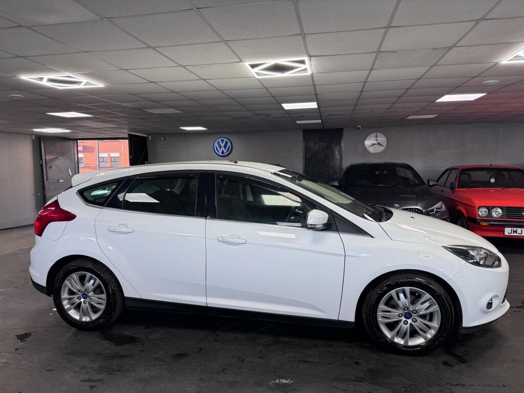 Ford Focus 1.6 Titanium Navigator Powershift Euro 5 NX64KYU White #2