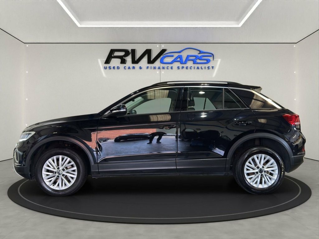 Volkswagen T-Roc 1L Life PN73YUW Black #2